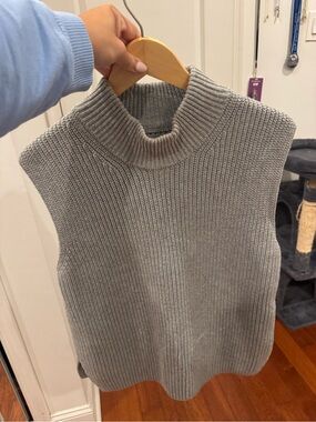 Abercrombie & Fitch Gray Sleeveless Turtleneck Knit Vest
